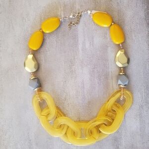 Elegant Yellow and Gold Statement Necklace